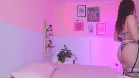 Snapshot of camilarivers chatting on October 13, 11:43 am Camila online show from October 13, 11:43 am