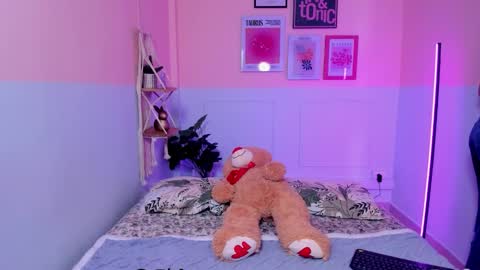 Snapshot of camilarivers chatting on November 5, 11:54 am Camila online show from November 5, 11:54 am