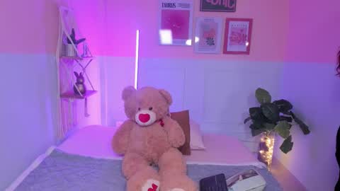 Snapshot of camilarivers chatting on November 19, 11:43 am Camila online show from November 19, 11:43 am