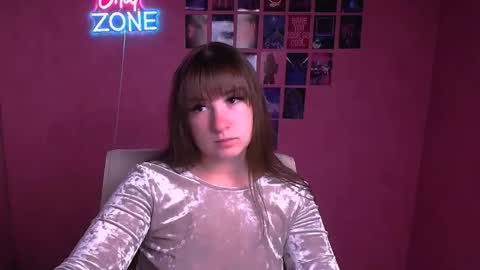 Snapshot of camilla_body chatting on April 28, 5:34 am Camilla online show from April 28, 5:34 am