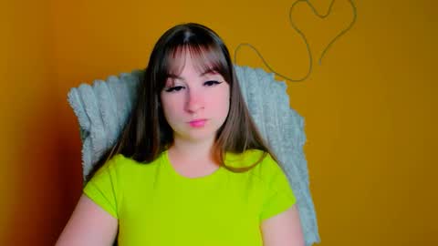 Snapshot of camilla_body chatting on May 20, 6:25 pm Camilla online show from May 20, 6:25 pm