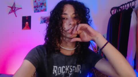 Snapshot of camille_delrey chatting on January 15, 3:43 am Camille online show from January 15, 3:43 am