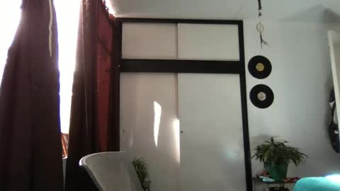 Snapshot of camille_delrey chatting on September 9, 8:19 pm Camille online show from September 9, 8:19 pm