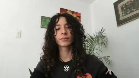 Snapshot of camille_delrey chatting on November 23, 6:19 pm Camille online show from November 23, 6:19 pm