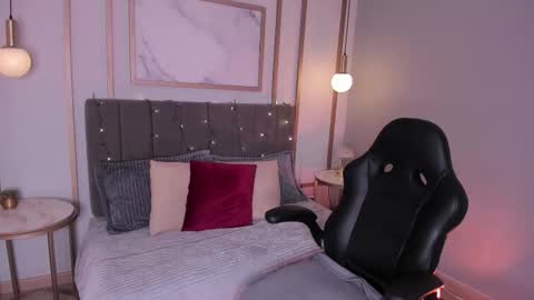 camille online show from November 5, 9:15 pm