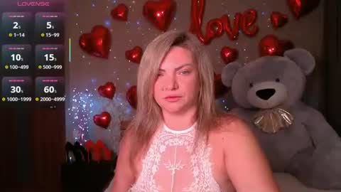 Snapshot of camille_game chatting on June 23, 10:41 pm Camille Game online show from June 23, 10:41 pm