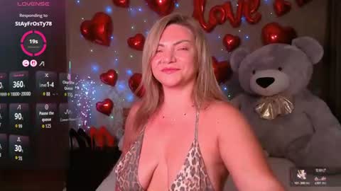 Snapshot of camille_game chatting on June 27, 10:37 pm Camille Game online show from June 27, 10:37 pm