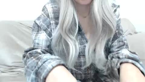 CamilleBunny online show from December 22, 4:31 am