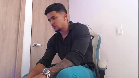 camilo_contre21 online show from November 6, 7:26 pm