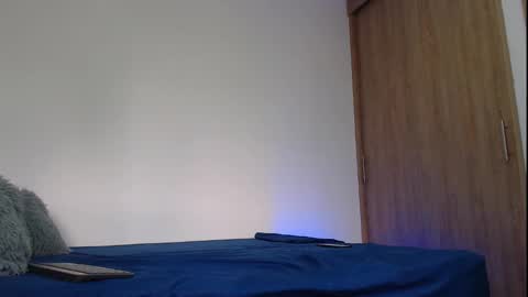 camilo_contre21 online show from November 19, 7:36 pm