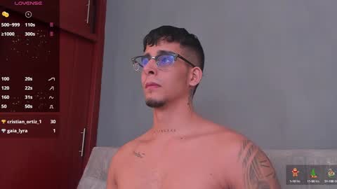 Snapshot of camilo_ospina_ chatting on December 20, 5:47 am INDEPENDENT MODEL online show from December 20, 5:47 am