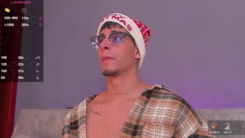 Snapshot of camilo_ospina_ chatting on December 24, 5:38 am INDEPENDENT MODEL online show from December 24, 5:38 am