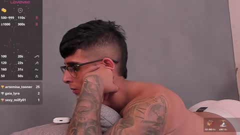 Snapshot of camilo_ospina_ chatting on December 27, 6:14 am INDEPENDENT MODEL online show from December 27, 6:14 am