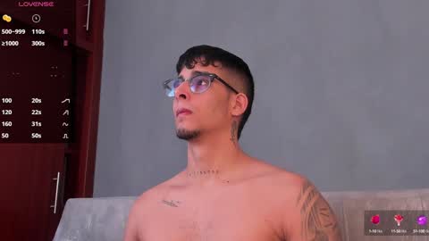 Snapshot of camilo_ospina_ chatting on January 16, 7:07 am INDEPENDENT MODEL online show from January 16, 7:07 am