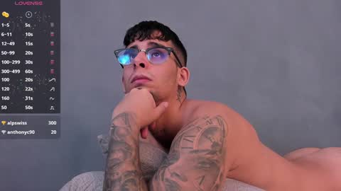 Snapshot of camilo_ospina_ chatting on January 17, 1:46 pm INDEPENDENT MODEL online show from January 17, 1:46 pm