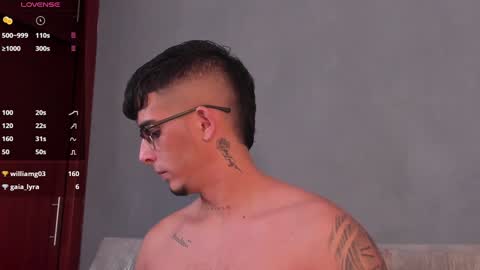 Snapshot of camilo_ospina_ chatting on January 18, 9:45 am INDEPENDENT MODEL online show from January 18, 9:45 am