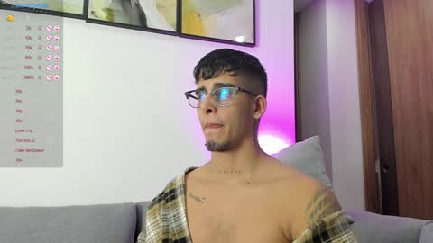 Snapshot of camilo_ospina_ chatting on January 23, 2:12 am INDEPENDENT MODEL online show from January 23, 2:12 am