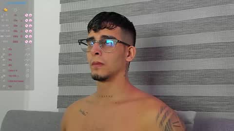 Snapshot of camilo_ospina_ chatting on January 25, 8:42 am INDEPENDENT MODEL online show from January 25, 8:42 am