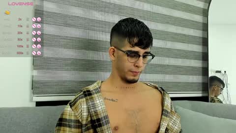 Snapshot of camilo_ospina_ chatting on January 30, 9:25 am INDEPENDENT MODEL online show from January 30, 9:25 am