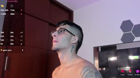 Snapshot of camilo_ospina_ chatting on February 4, 1:56 am INDEPENDENT MODEL online show from February 4, 1:56 am