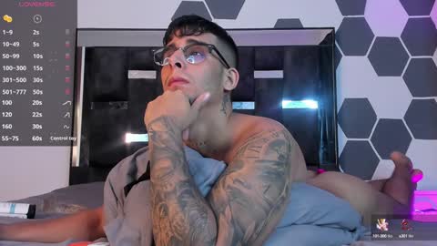 Snapshot of camilo_ospina_ chatting on February 4, 6:04 am INDEPENDENT MODEL online show from February 4, 6:04 am