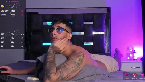 Snapshot of camilo_ospina_ chatting on March 5, 2:46 am INDEPENDENT MODEL online show from March 5, 2:46 am