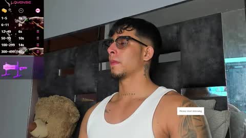 Snapshot of camilo_ospina_ chatting on September 10, 3:50 am INDEPENDENT MODEL online show from September 10, 3:50 am