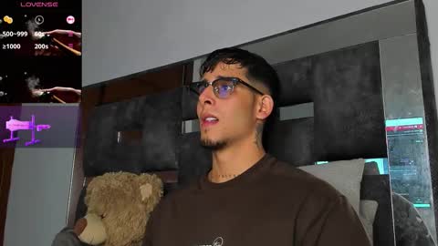 Snapshot of camilo_ospina_ chatting on October 28, 11:36 am INDEPENDENT MODEL online show from October 28, 11:36 am