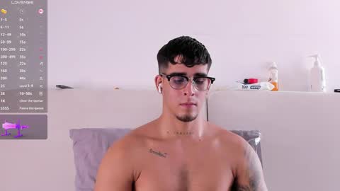   INDEPENDENT MODEL online show from April 30, 8:26 pm
