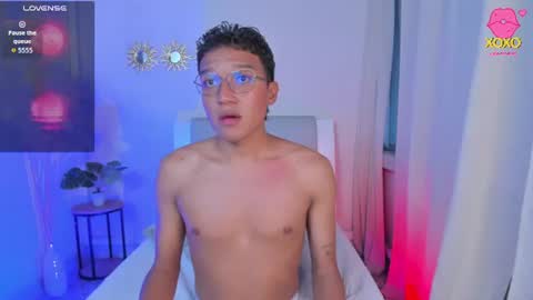 Snapshot of camilo_santoss chatting on July 10, 11:07 pm camilo_santoss online show from July 10, 11:07 pm