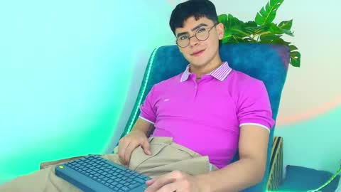 Snapshot of camilo_xcam chatting on October 29, 8:54 pm CAMILO online show from October 29, 8:54 pm