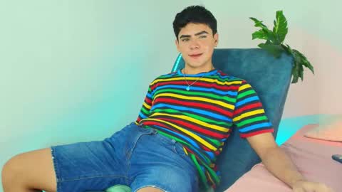 Snapshot of camilo_xcam chatting on December 3, 9:57 pm CAMILO online show from December 3, 9:57 pm