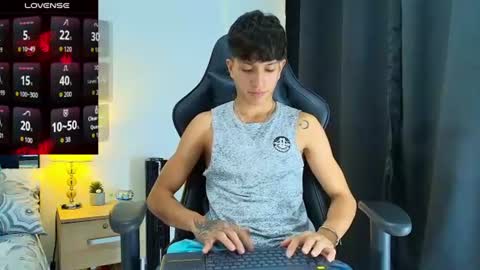 Snapshot of camilobass_ chatting on June 19, 12:37 am Camilo Bass online show from June 19, 12:37 am