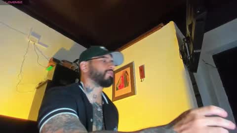 Snapshot of camilomayer chatting on September 21, 11:12 am Camilo online show from September 21, 11:12 am