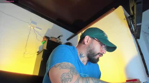 Snapshot of camilomayer chatting on October 4, 1:20 pm Camilo online show from October 4, 1:20 pm