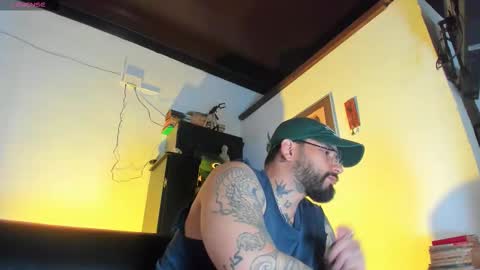 Snapshot of camilomayer chatting on October 6, 3:09 pm Camilo online show from October 6, 3:09 pm