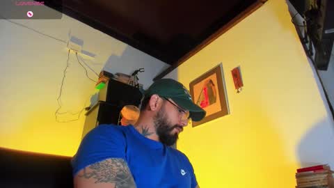 Snapshot of camilomayer chatting on October 14, 4:41 pm Camilo online show from October 14, 4:41 pm