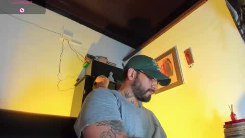 Snapshot of camilomayer chatting on November 23, 1:00 pm Camilo online show from November 23, 1:00 pm