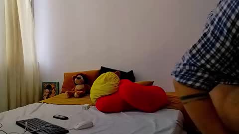 Snapshot of camilosaennz chatting on May 11, 4:04 pm camilo online show from May 11, 4:04 pm