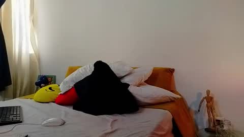 Snapshot of camilosaennz chatting on June 5, 7:08 pm camilo online show from June 5, 7:08 pm