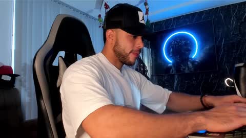 Snapshot of camilowatson chatting on December 25, 9:33 pm Camilo Watson online show from December 25, 9:33 pm