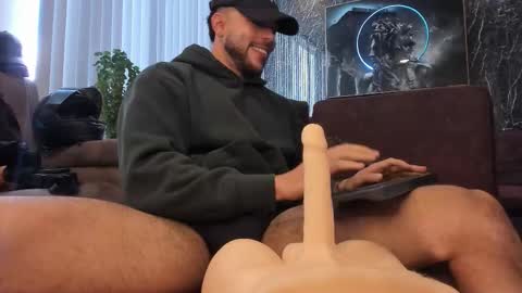 Snapshot of camilowatson chatting on October 15, 3:01 pm Camilo Watson online show from October 15, 3:01 pm