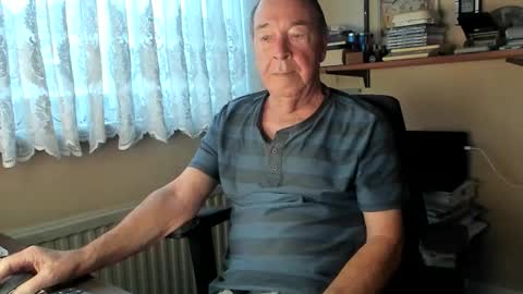 Cammee online show from December 19, 7:59 am