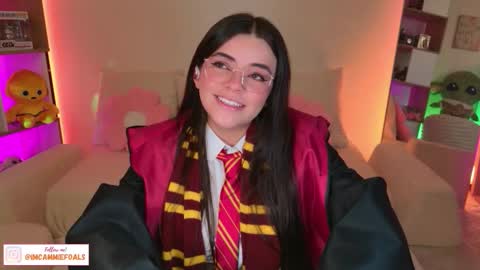 Snapshot of cammiefoalss chatting on October 31, 2:18 pm Lets reach 200 thumbs up online show from October 31, 2:18 pm