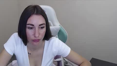 Snapshot of cammila_horn chatting on October 23, 6:02 am cammila horn online show from October 23, 6:02 am