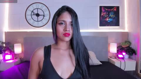 Snapshot of cammila_rosee chatting on November 10, 7:35 pm Camila online show from November 10, 7:35 pm