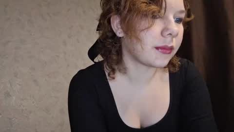 cammyrose_ online show from October 12, 3:33 pm