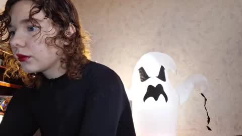 cammyrose_ online show from October 19, 11:44 am