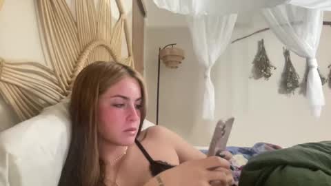 camncaroline online show from September 20, 3:40 am