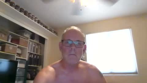 Snapshot of camperjay chatting on September 16, 8:43 pm james online show from September 16, 8:43 pm